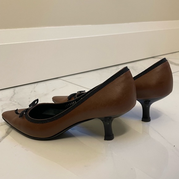 Salvatore Ferragamo kitten heels in brown - Picture 2 of 2